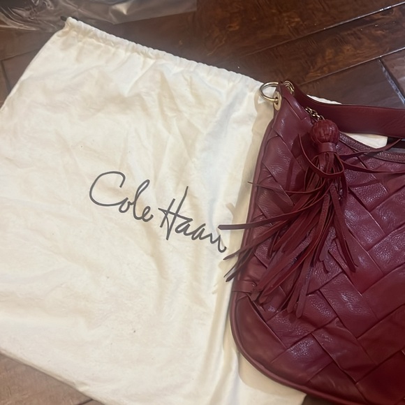 Deep red woven leather Cole Haan hobo nag with beautiful tasseled zipper - Picture 6 of 6
